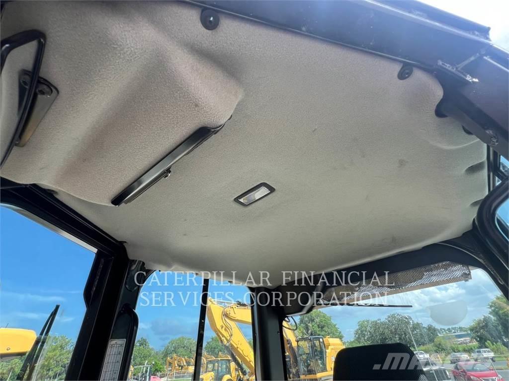 CAT D3-12LGP بلدوزرات مجنزرة