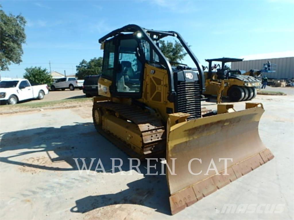 CAT D3 ARO بلدوزرات مجنزرة