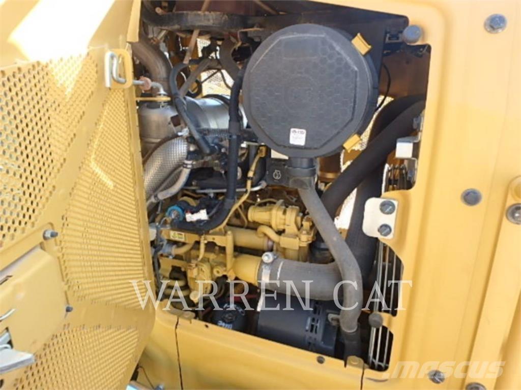 CAT D3 ARO بلدوزرات مجنزرة