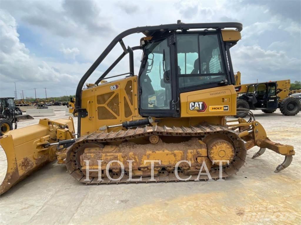 CAT D3 CAB3 بلدوزرات مجنزرة