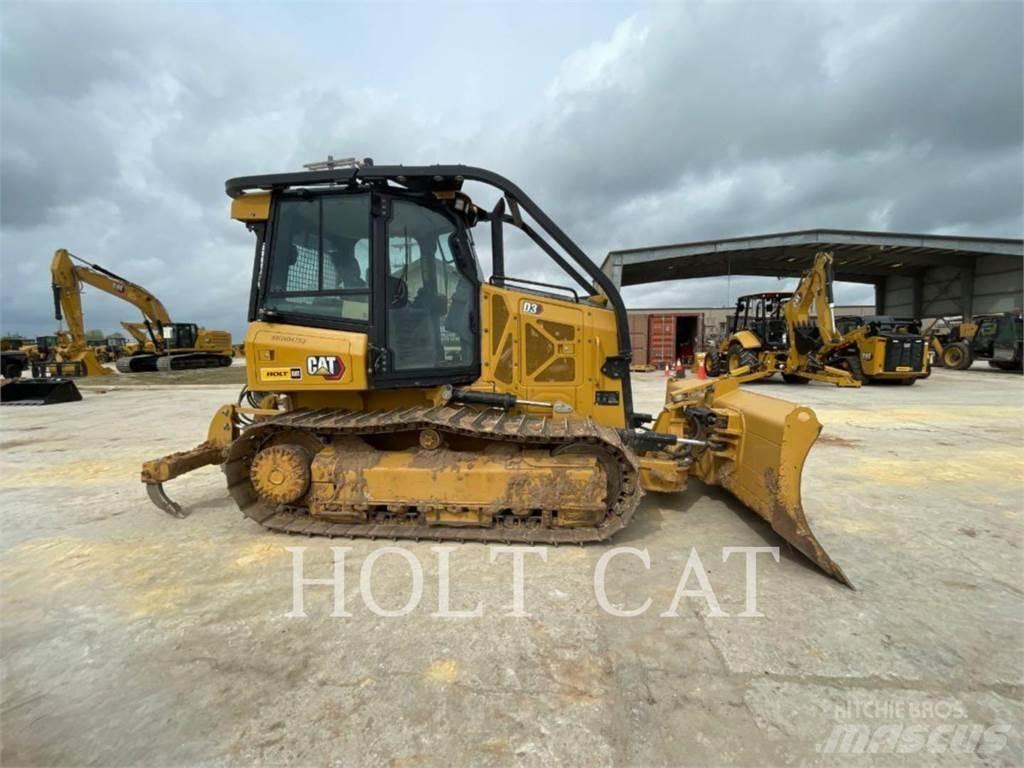 CAT D3 CAB3 بلدوزرات مجنزرة