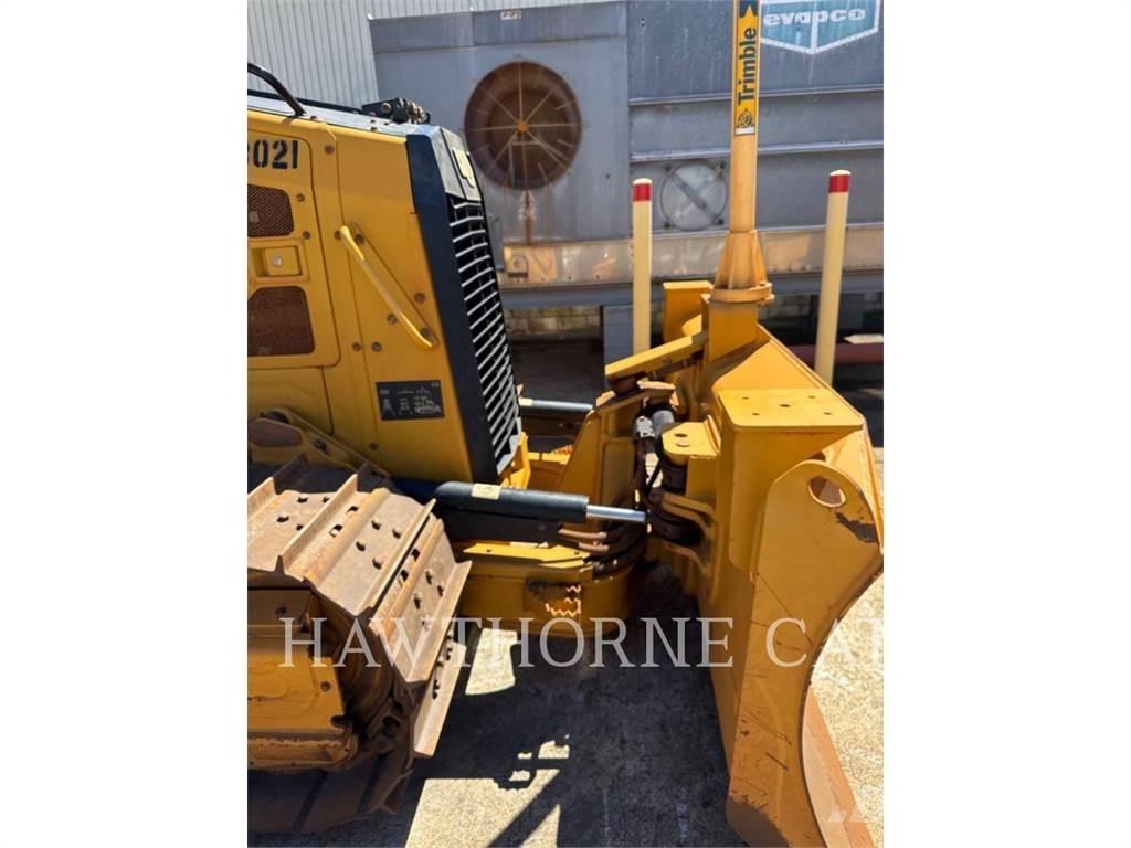 CAT D3 EW بلدوزرات مجنزرة