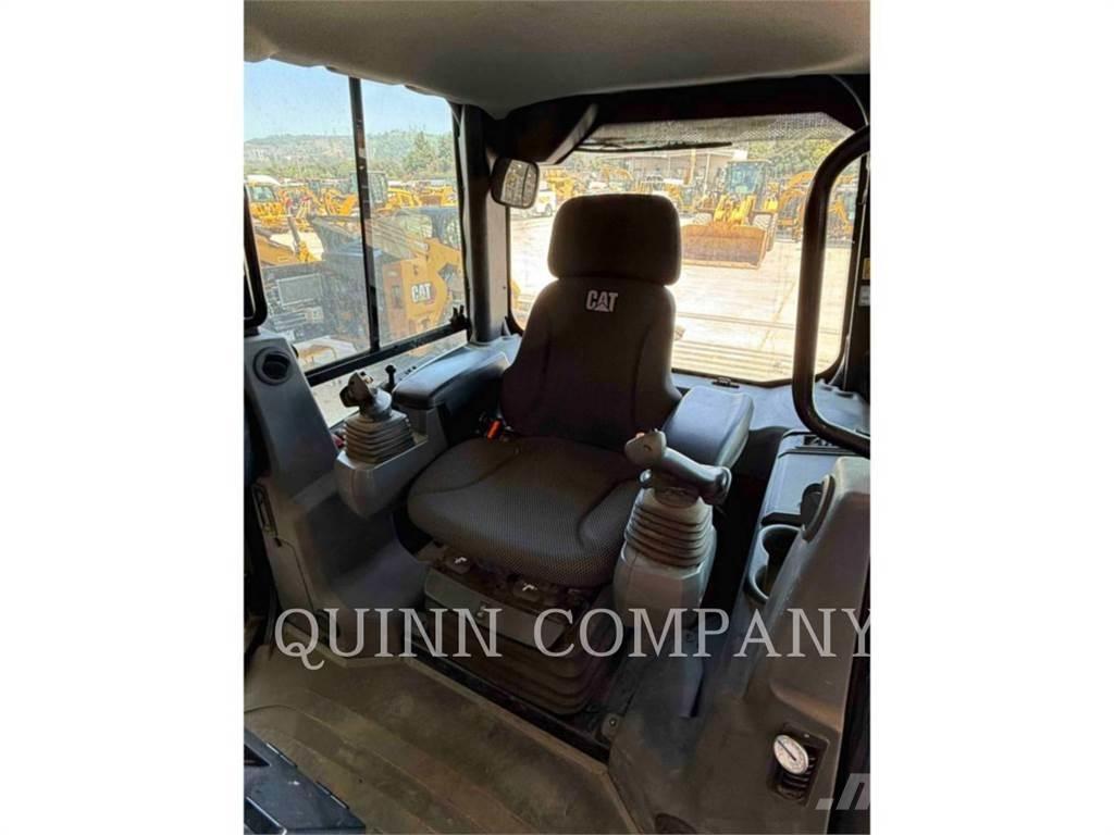 CAT D3 LGP بلدوزرات مجنزرة