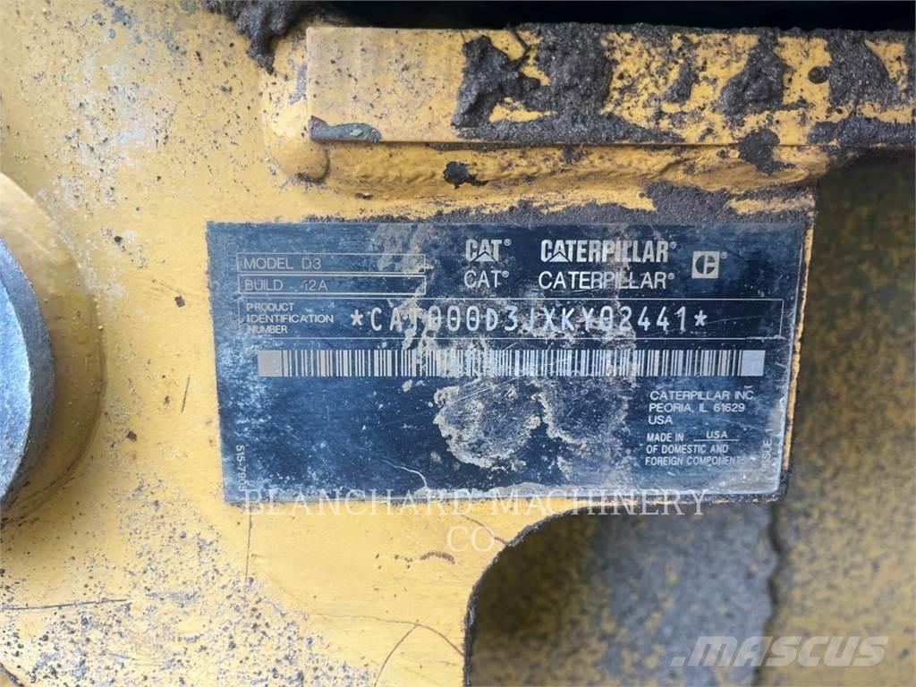 CAT D3 LGP بلدوزرات مجنزرة