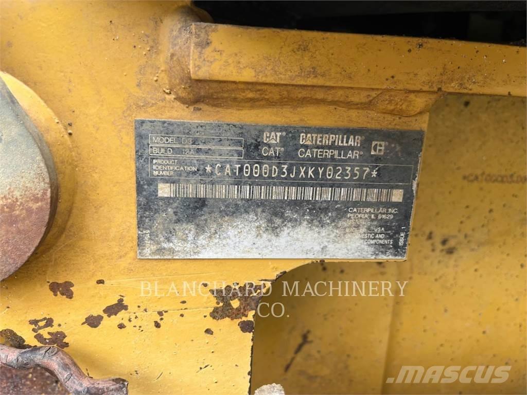 CAT D3 LGP بلدوزرات مجنزرة