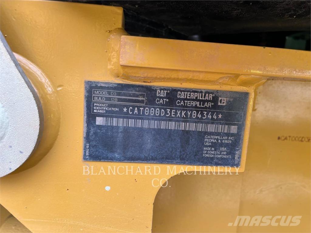 CAT D3 LGP بلدوزرات مجنزرة