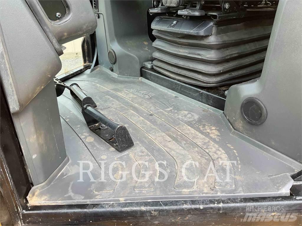CAT D3 LGP AAG بلدوزرات مجنزرة