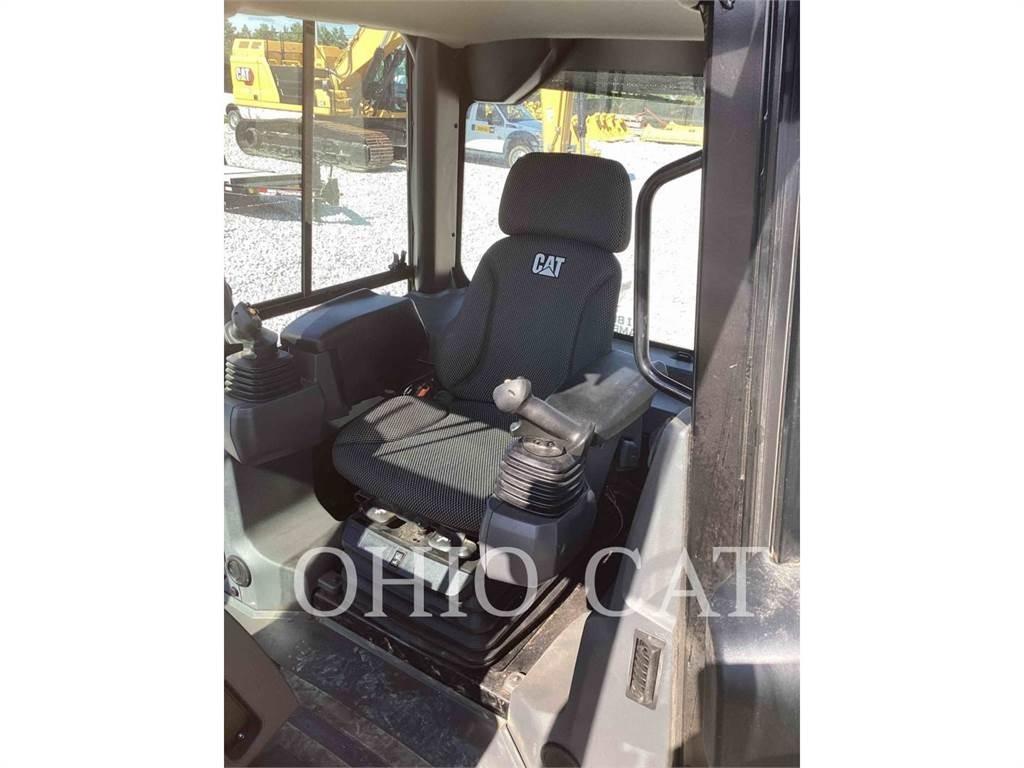 CAT D3 XL بلدوزرات مجنزرة