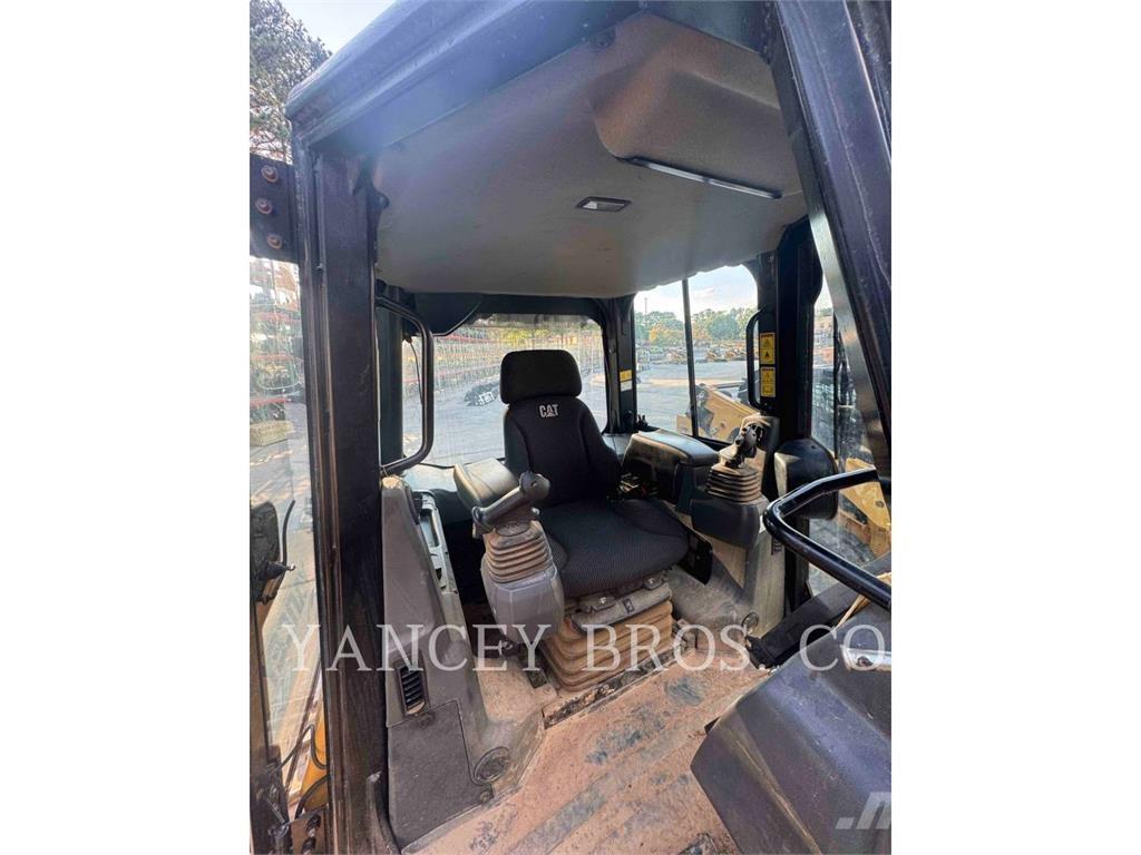 CAT D312 بلدوزرات مجنزرة