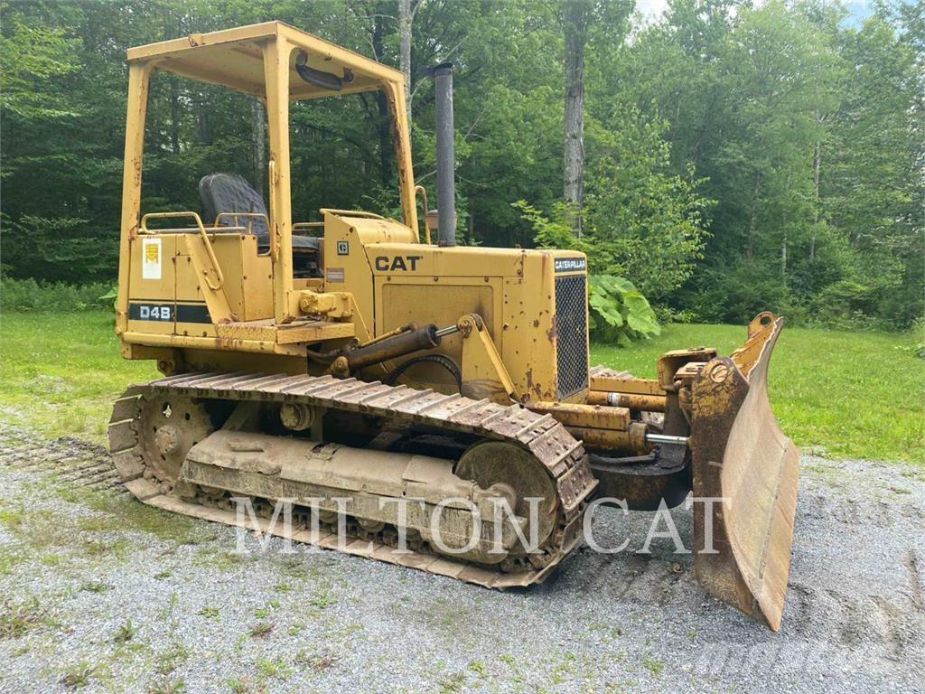 CAT D3B بلدوزرات مجنزرة