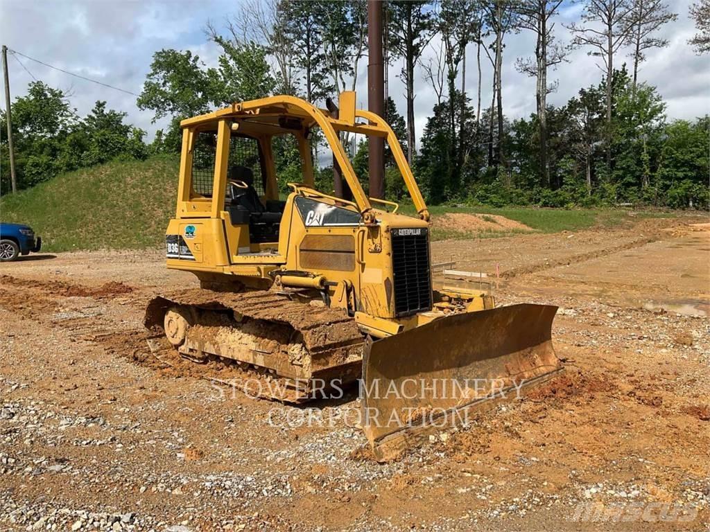 CAT D3GLGP بلدوزرات مجنزرة