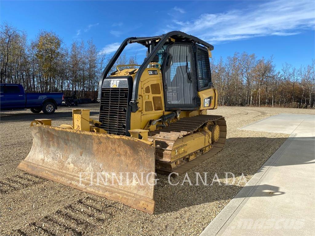 CAT D3K2 بلدوزرات مجنزرة