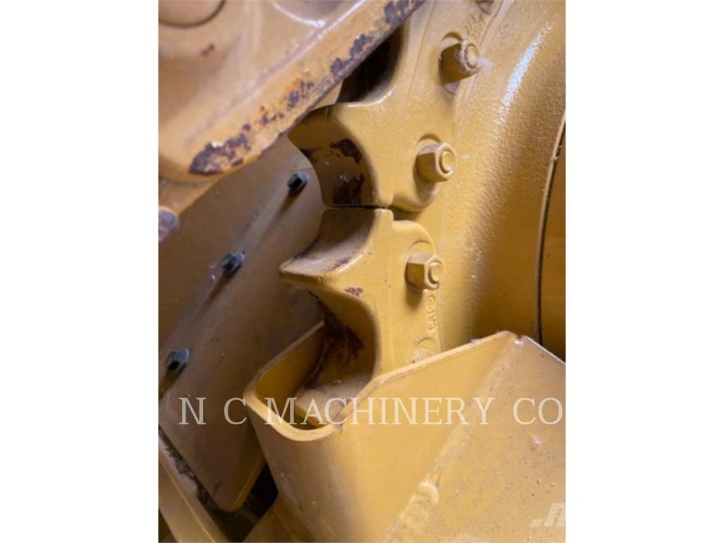 CAT D3K2 XLCB بلدوزرات مجنزرة
