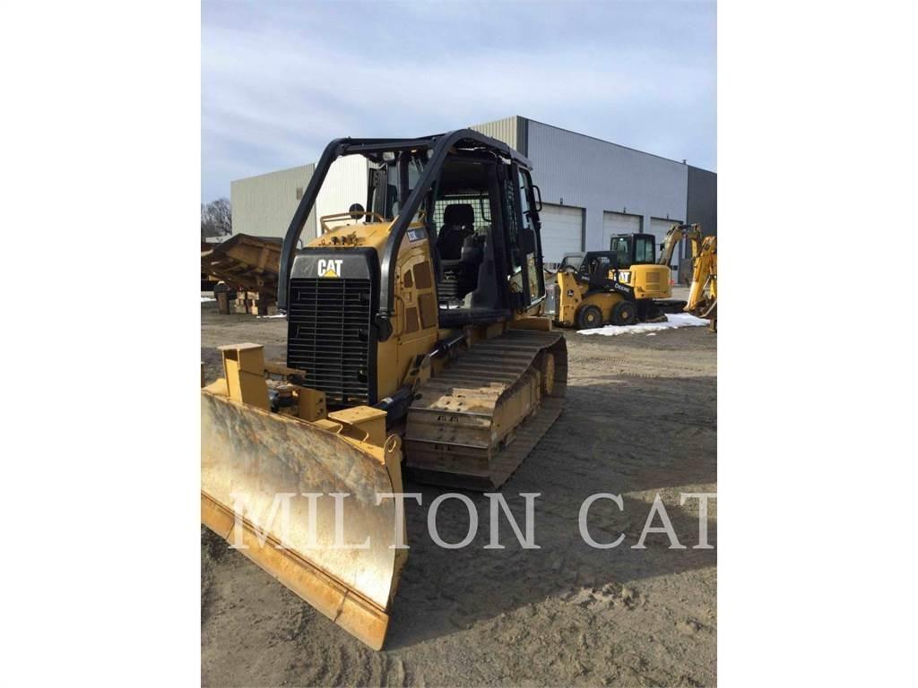 CAT D3K2LGP بلدوزرات مجنزرة