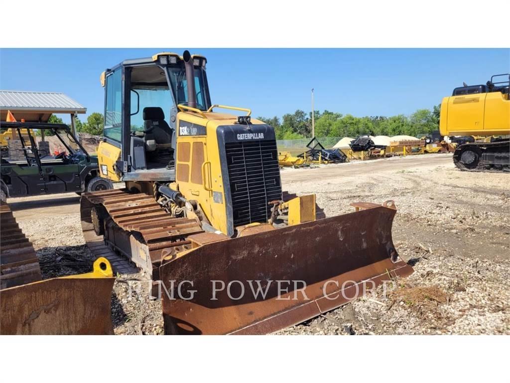 CAT D3K2LGP بلدوزرات مجنزرة
