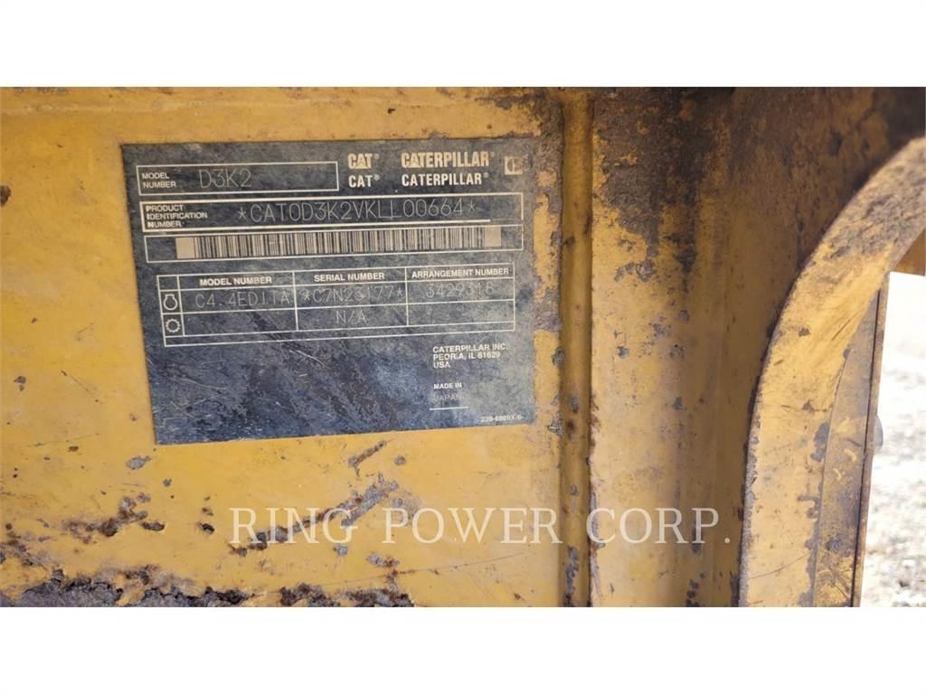 CAT D3K2LGP بلدوزرات مجنزرة