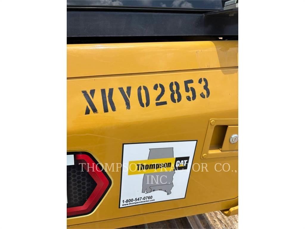 CAT D3LGP بلدوزرات مجنزرة
