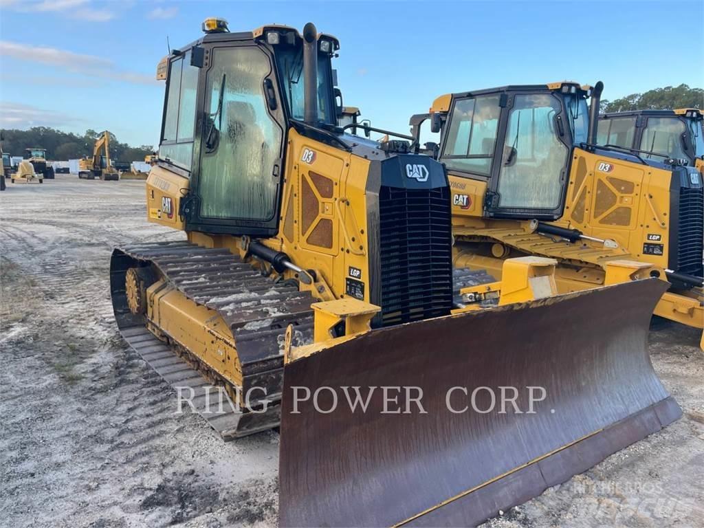 CAT D3LGPEW بلدوزرات مجنزرة