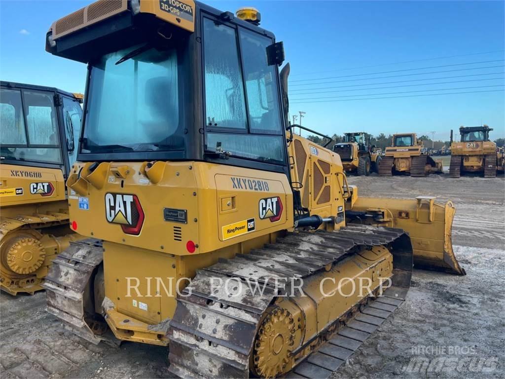 CAT D3LGPEW بلدوزرات مجنزرة