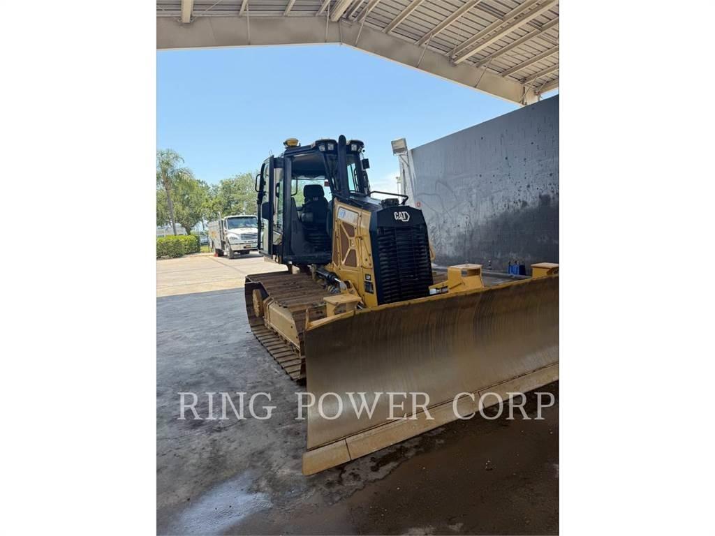 CAT D3LGPEW بلدوزرات مجنزرة