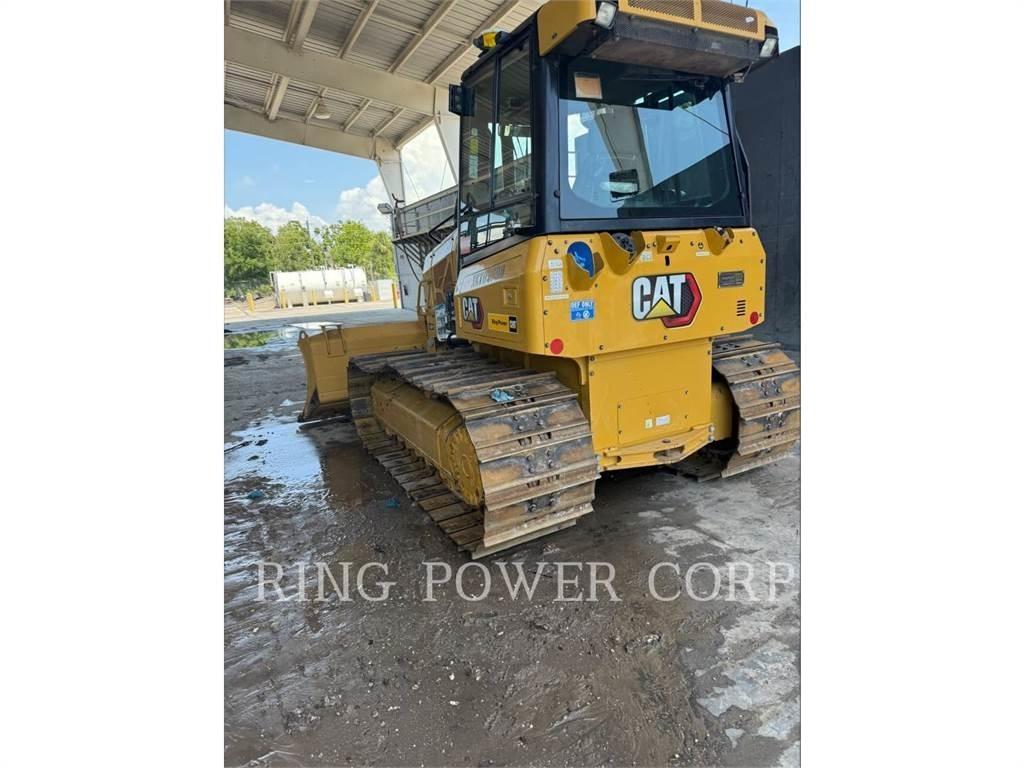CAT D3LGPEW بلدوزرات مجنزرة