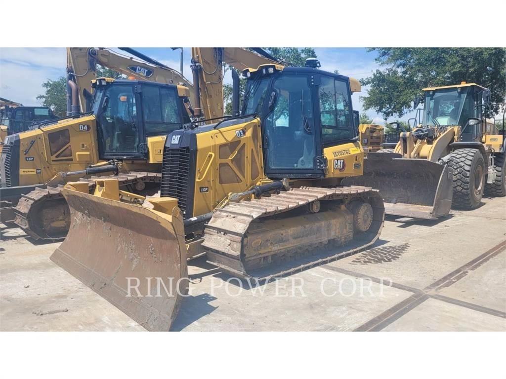 CAT D3LGPEW بلدوزرات مجنزرة