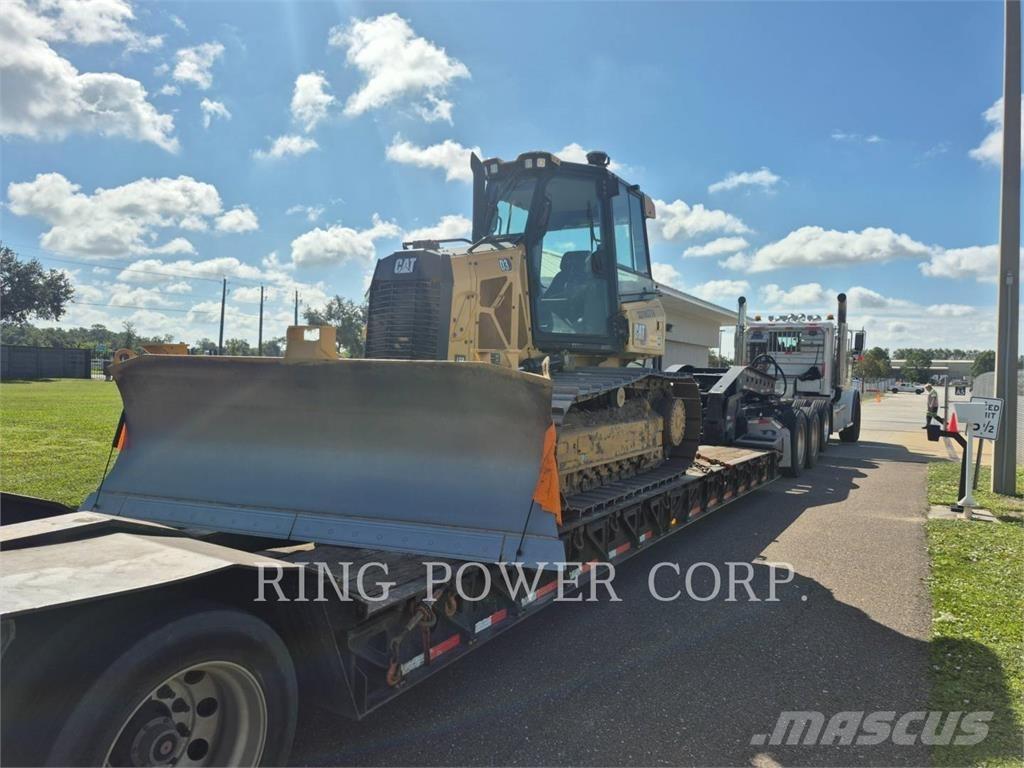 CAT D3LGPEW بلدوزرات مجنزرة