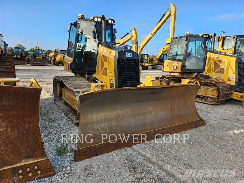 CAT D3LGPEW بلدوزرات مجنزرة