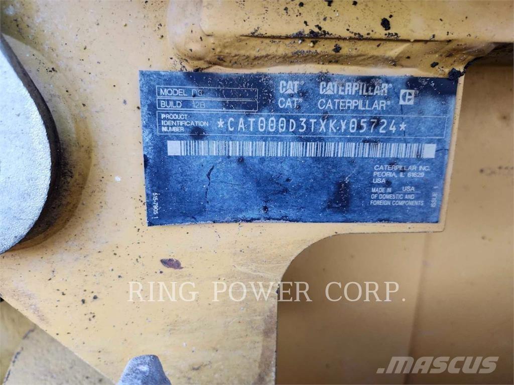 CAT D3LGPEW بلدوزرات مجنزرة