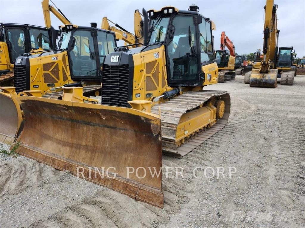 CAT D3LGPEW بلدوزرات مجنزرة