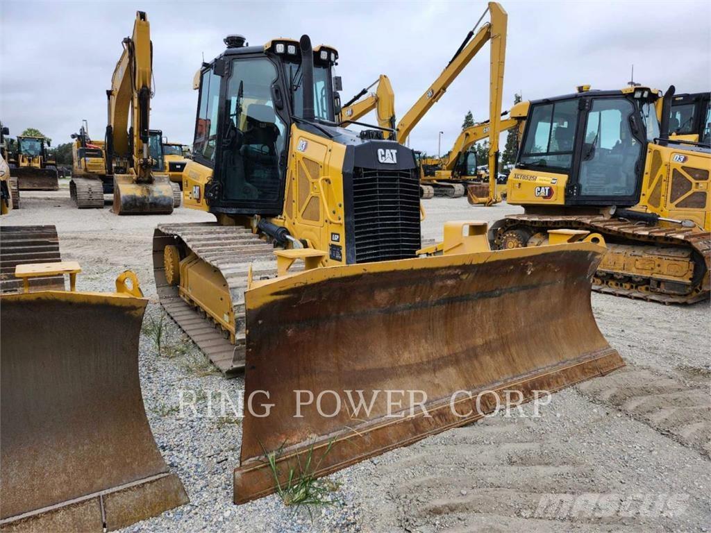 CAT D3LGPEW بلدوزرات مجنزرة