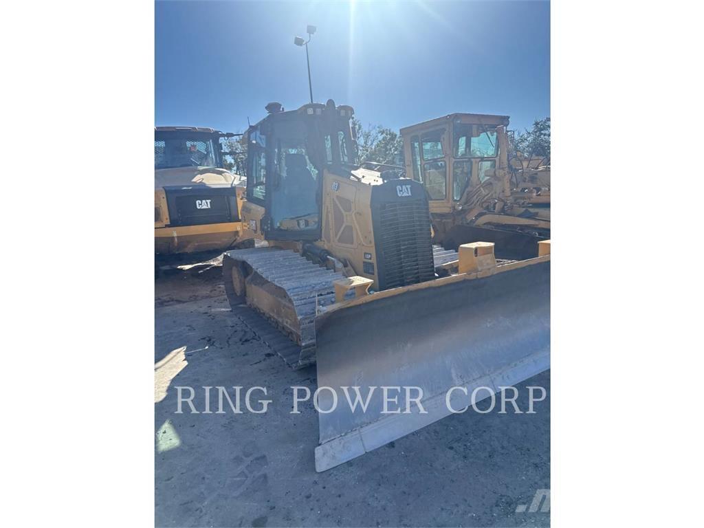 CAT D3LGPEW بلدوزرات مجنزرة