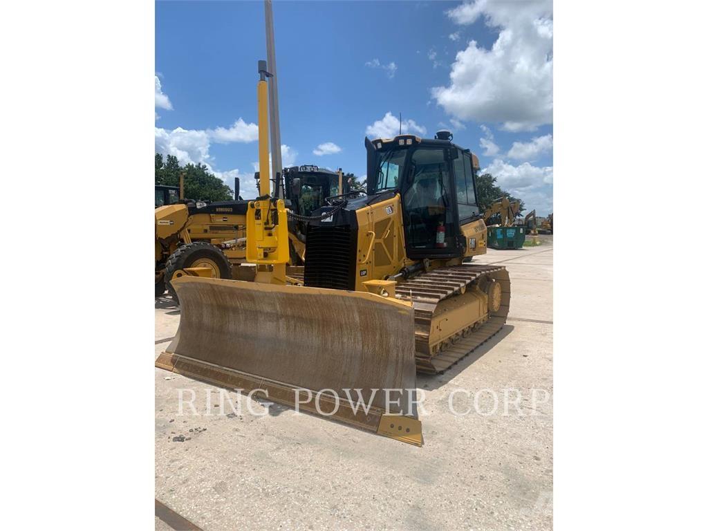 CAT D3LGPEW بلدوزرات مجنزرة