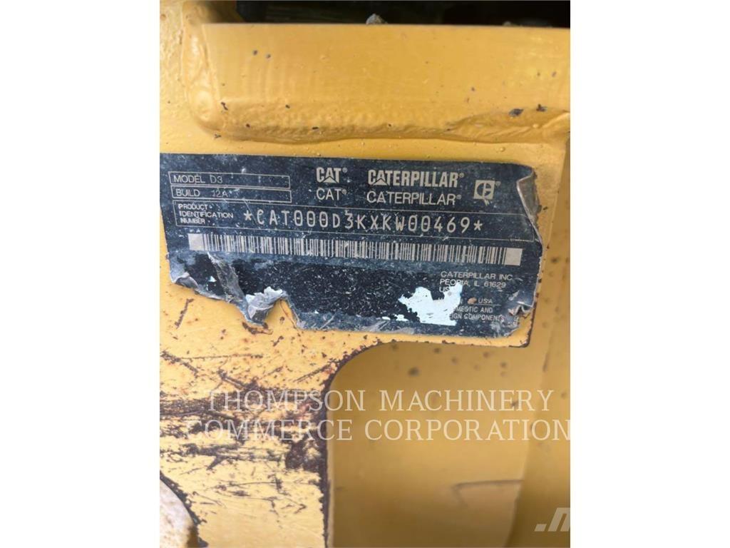 CAT D3XL بلدوزرات مجنزرة