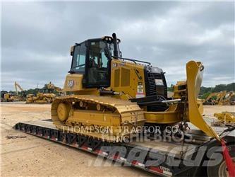 CAT D4 بلدوزرات مجنزرة