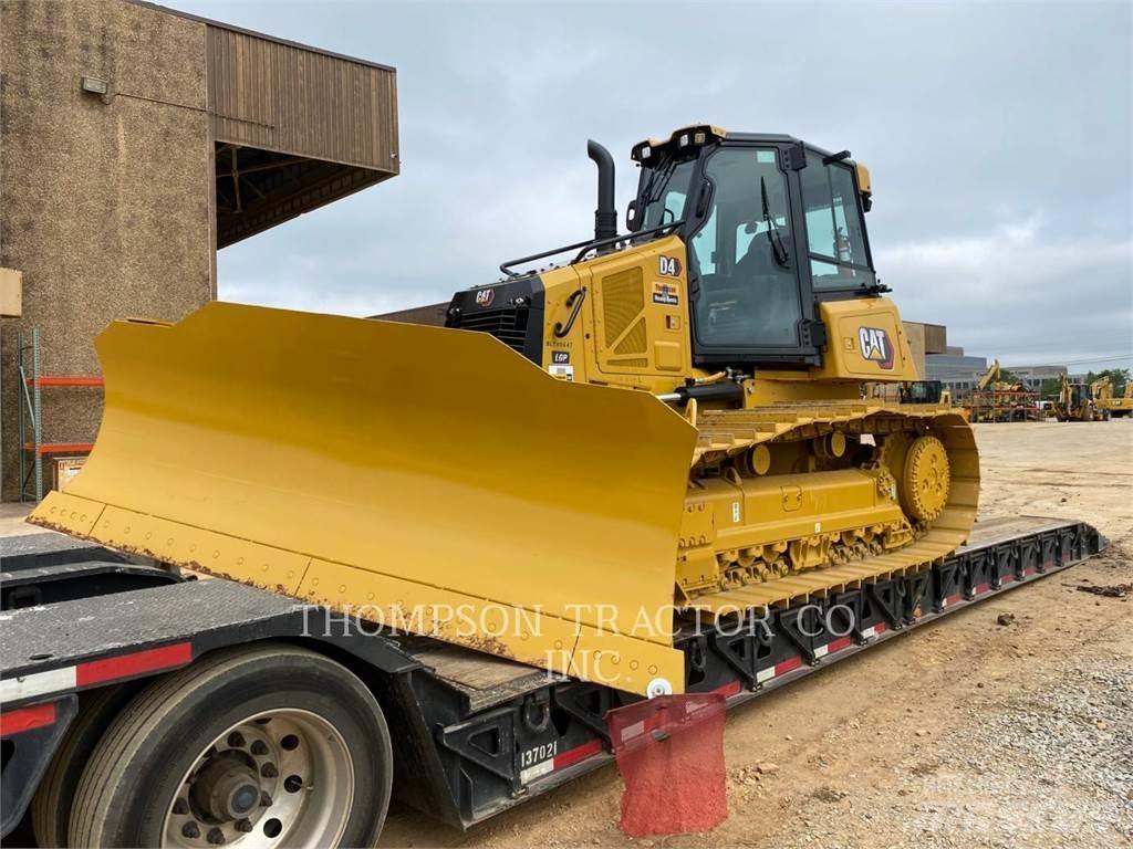 CAT D4 بلدوزرات مجنزرة