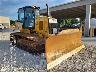 CAT D4 بلدوزرات مجنزرة