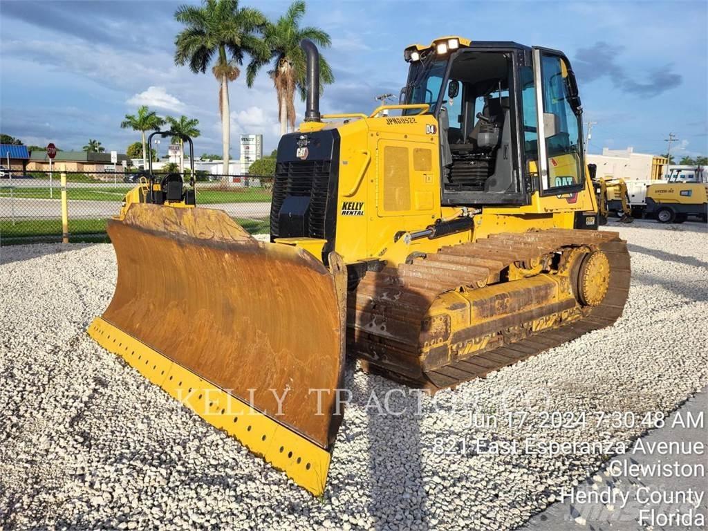 CAT D4 بلدوزرات مجنزرة