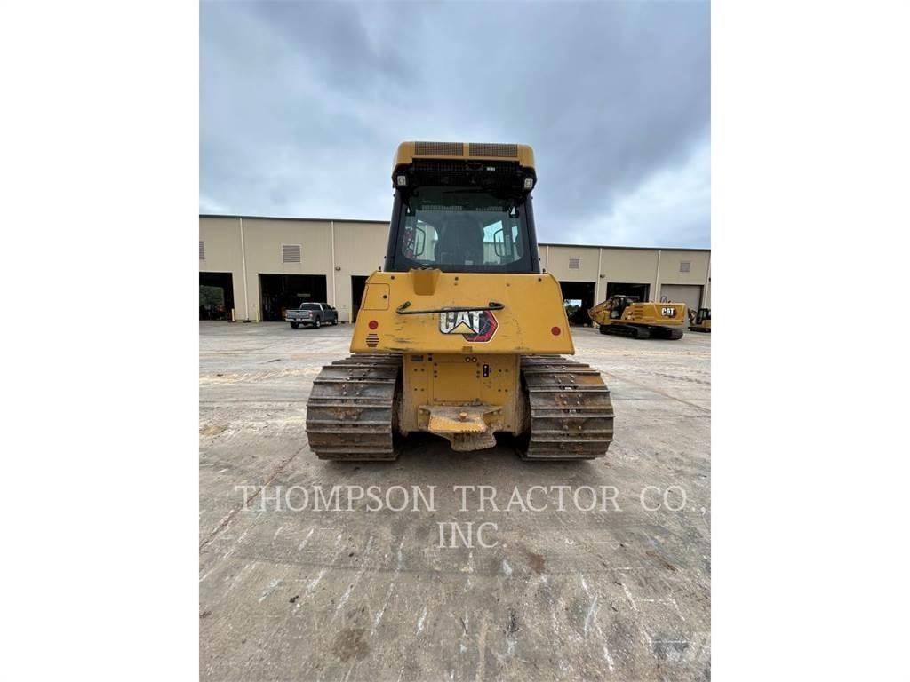 CAT D4 بلدوزرات مجنزرة
