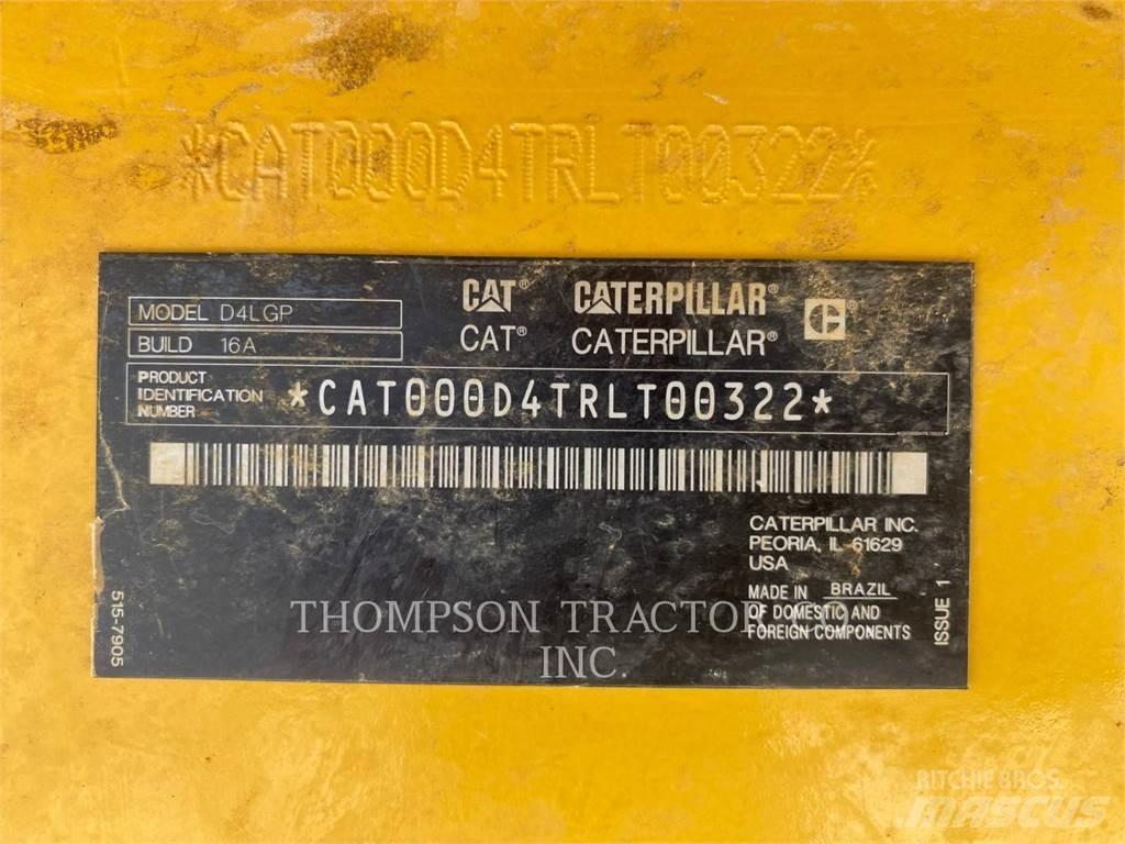 CAT D4 بلدوزرات مجنزرة