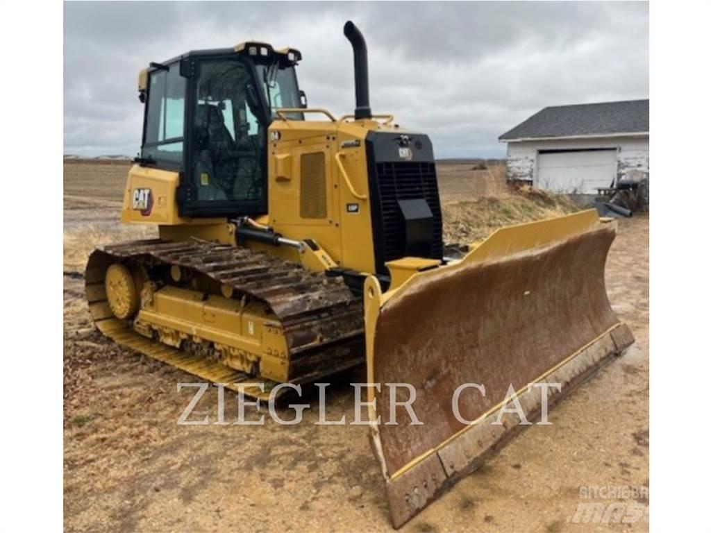 CAT D4 بلدوزرات مجنزرة