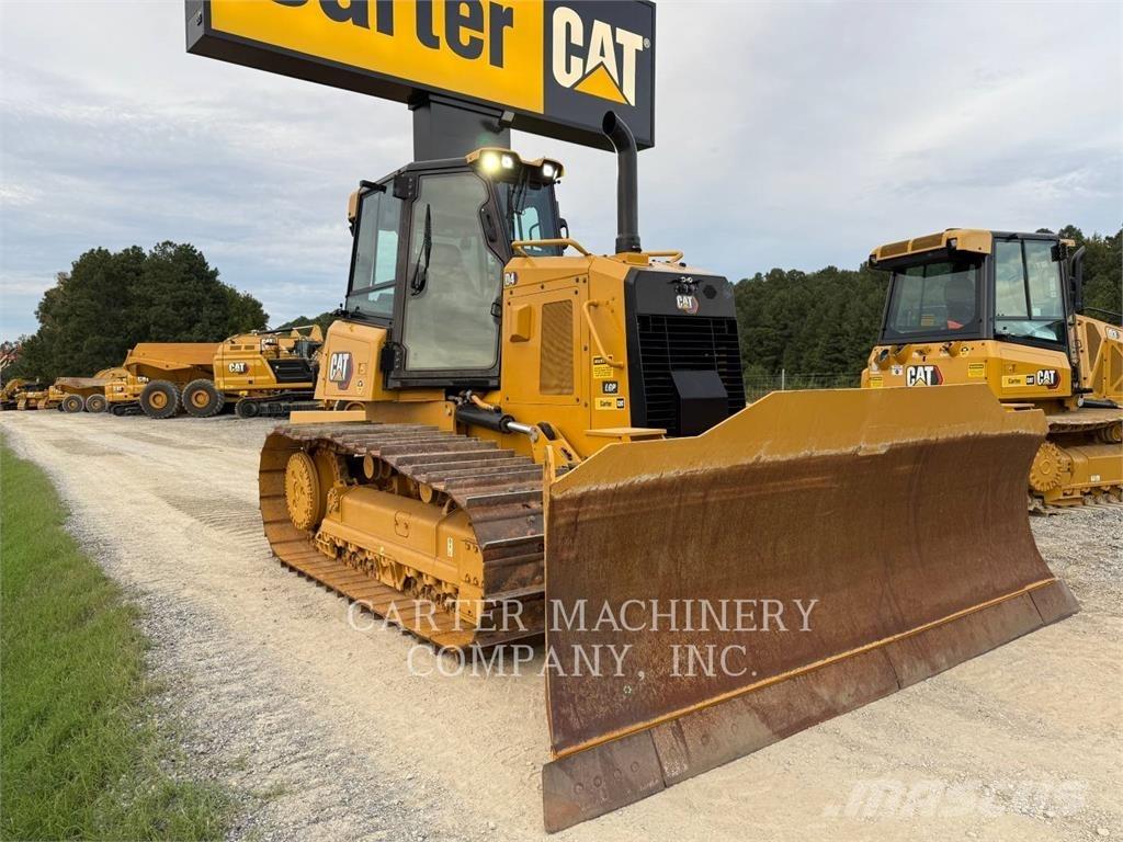 CAT D4-15LGPVP بلدوزرات مجنزرة