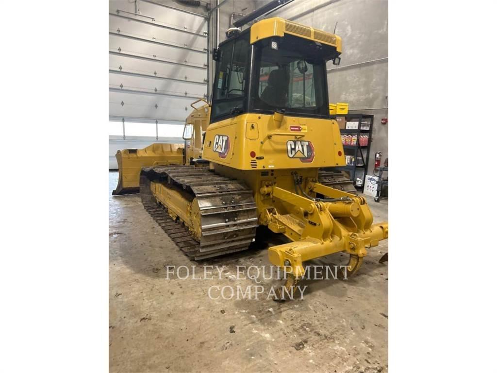 CAT D4-15LGVI بلدوزرات مجنزرة