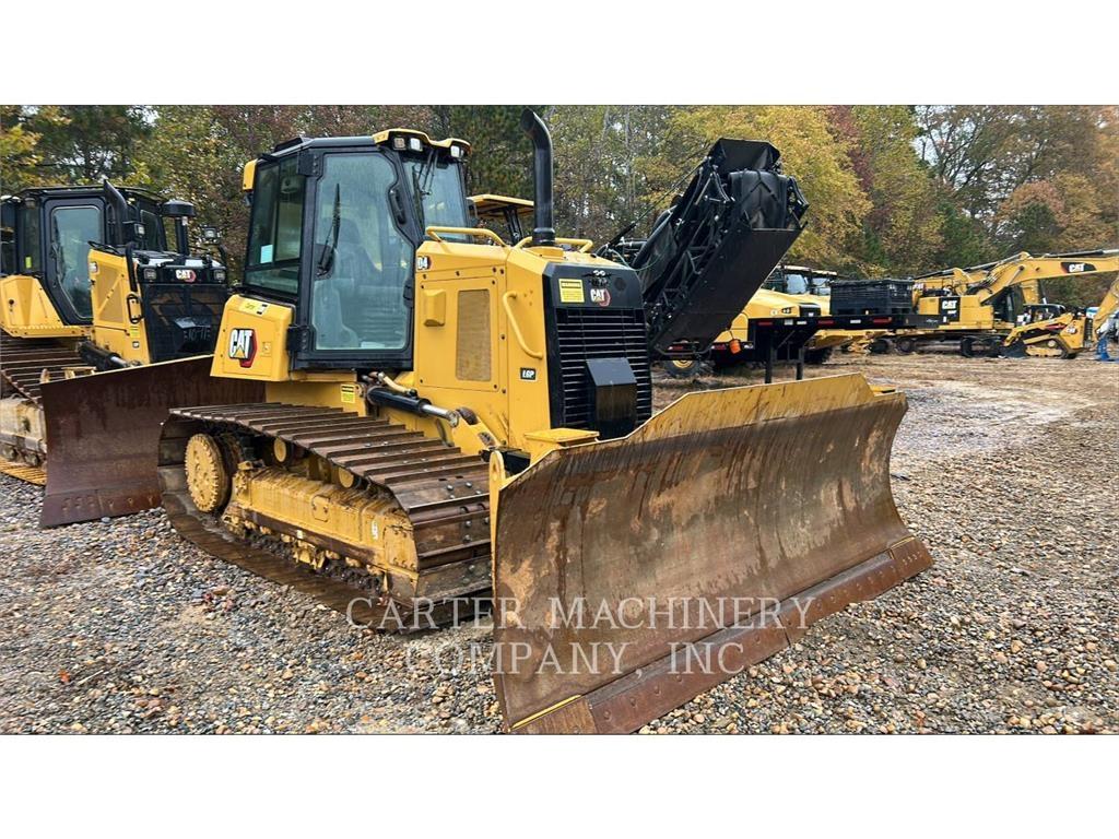 CAT D4-15VPLGP بلدوزرات مجنزرة