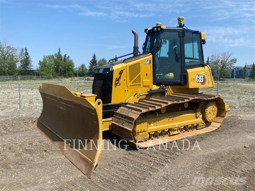 CAT D4-16 بلدوزرات مجنزرة