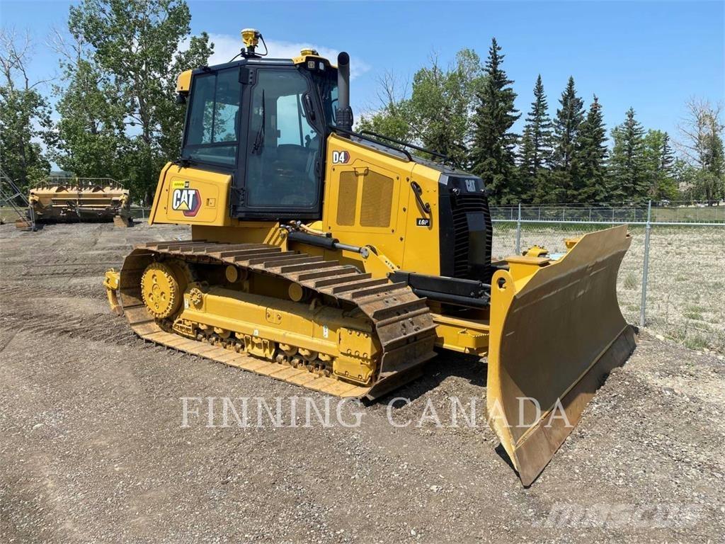 CAT D4-16 بلدوزرات مجنزرة