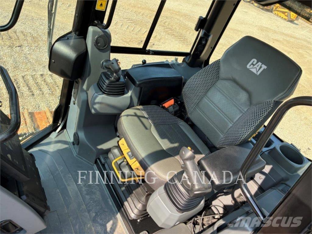 CAT D4-16 LGP بلدوزرات مجنزرة