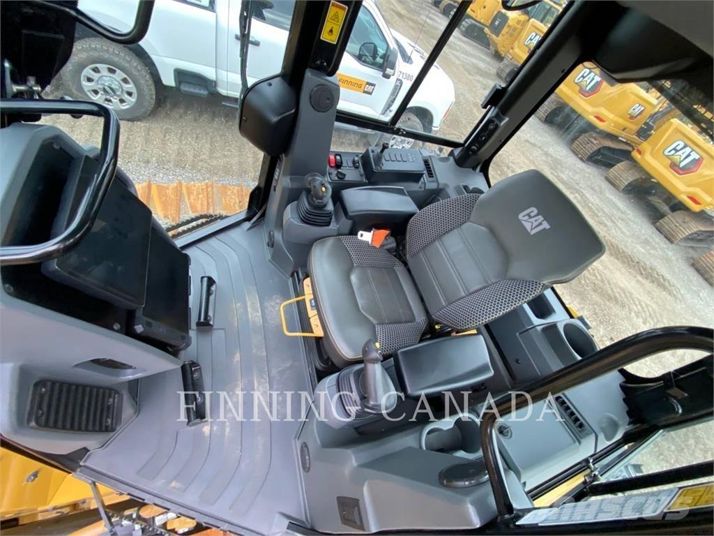 CAT D4-16 LGP بلدوزرات مجنزرة