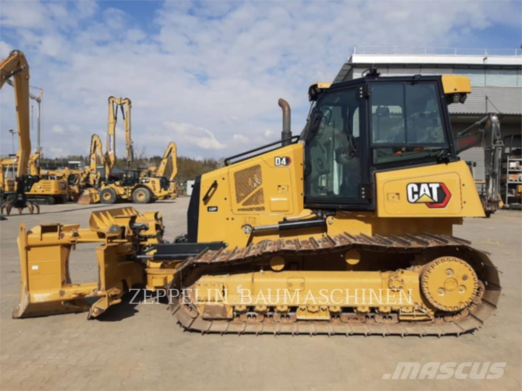 CAT D4-16A بلدوزرات مجنزرة