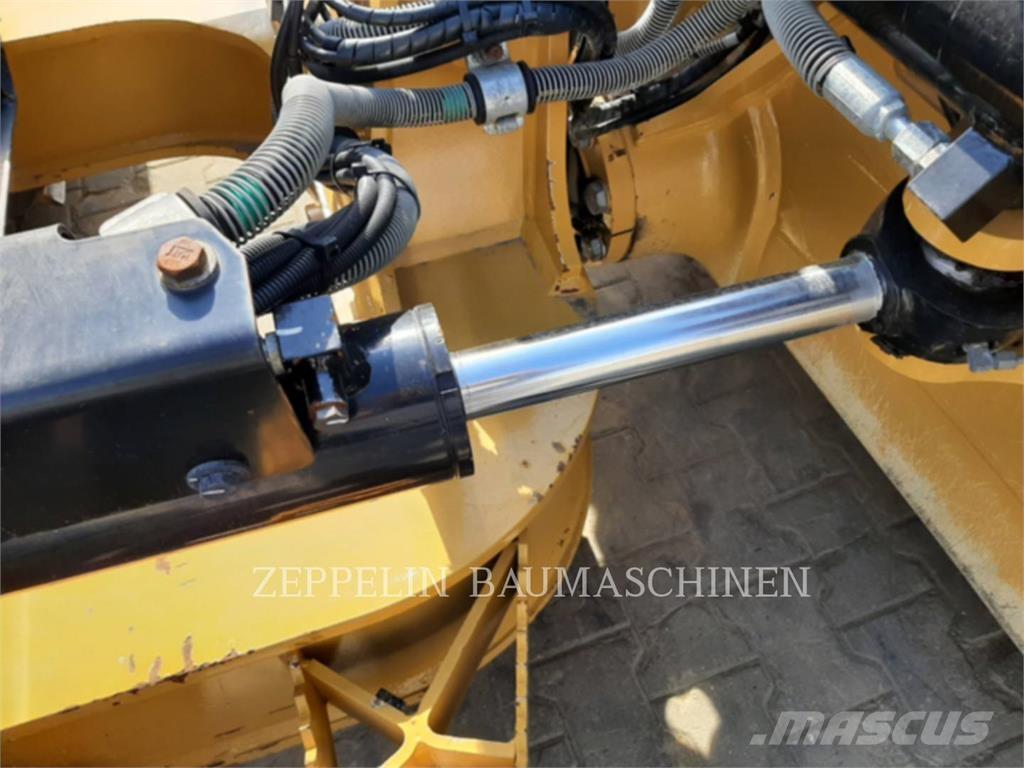 CAT D4-16A بلدوزرات مجنزرة